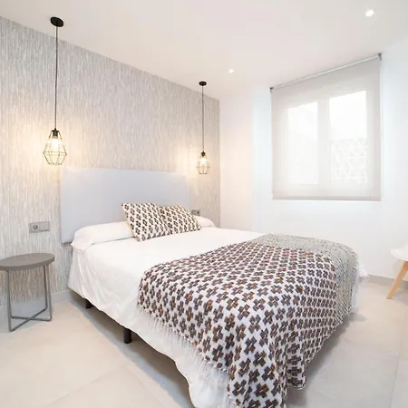Modern 2 Bedroom Apartment, With Sea Views, In Playas Del Duque - Puerto Banus Lägenhet