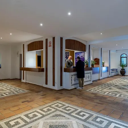 Modern 2 Bedroom Apartment, With Sea Views, In Playas Del Duque - Puerto Banus Marbella