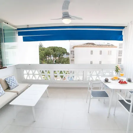 Modern 2 Bedroom Apartment, With Sea Views, In Playas Del Duque - Puerto Banus
