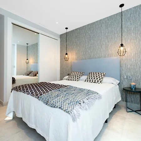 아파트 Modern 2 Bedroom Apartment, With Sea Views, In Playas Del Duque - Puerto Banus *