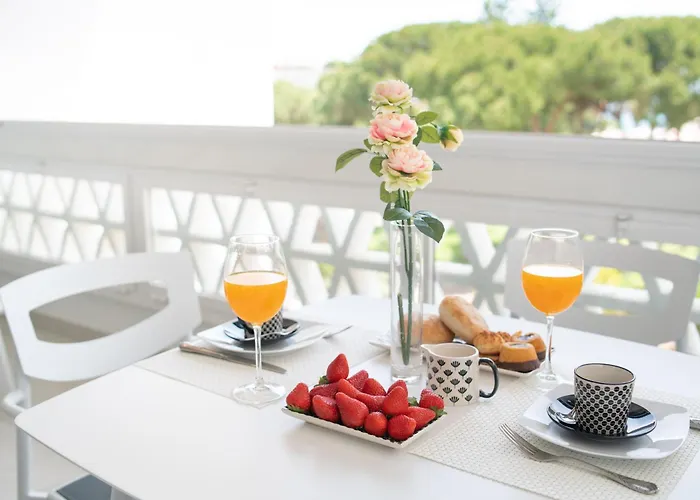 Modern 2 Bedroom Apartment, With Sea Views, In Playas Del Duque - Puerto Banus * Marbella