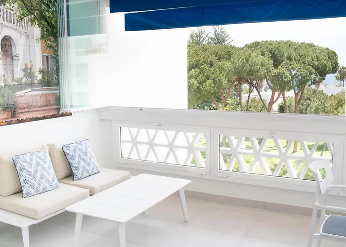 Modern 2 Bedroom Apartment, With Sea Views, In Playas Del Duque - Puerto Banus Apartament Marbella