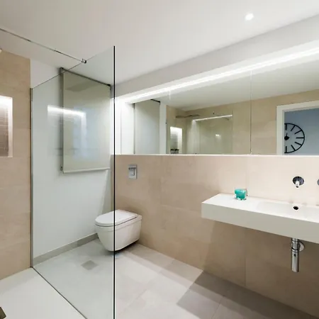 Modern 2 Bedroom Apartment, With Sea Views, In Playas Del Duque - Puerto Banus *