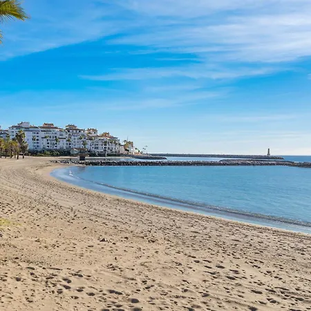 Modern 2 Bedroom Apartment, With Sea Views, In Playas Del Duque - Puerto Banus *