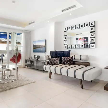 Apartamento Modern 2 Bedroom Apartment, With Sea Views, In Playas Del Duque - Puerto Banús Marbella