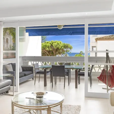 Modern 2 Bedroom Apartment, With Sea Views, In Playas Del Duque - Puerto Banús Apartamento