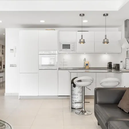 Apartamento Modern 2 Bedroom Apartment, With Sea Views, In Playas Del Duque - Puerto Banús *