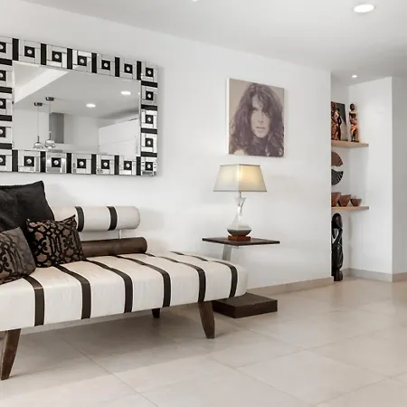 Modern 2 Bedroom Apartment, With Sea Views, In Playas Del Duque - Puerto Banús Apartamento *