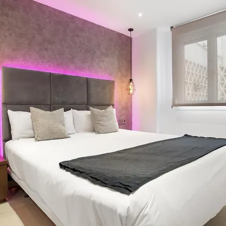 Modern 2 Bedroom Apartment, With Sea Views, In Playas Del Duque - Puerto Banús Marbella