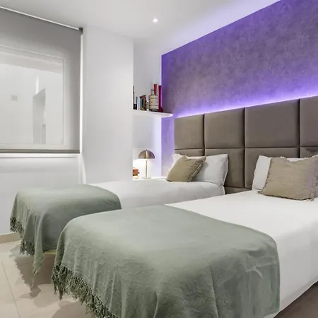 Modern 2 Bedroom Apartment, With Sea Views, In Playas Del Duque - Puerto Banús Apartamento *