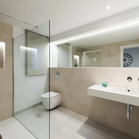 Modern 2 Bedroom Apartment, With Sea Views, In Playas Del Duque - Puerto Banús *