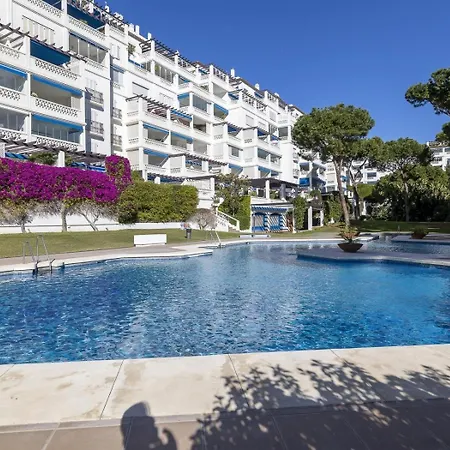 Modern 2 Bedroom Apartment, With Sea Views, In Playas Del Duque - Puerto Banús Apartamento *