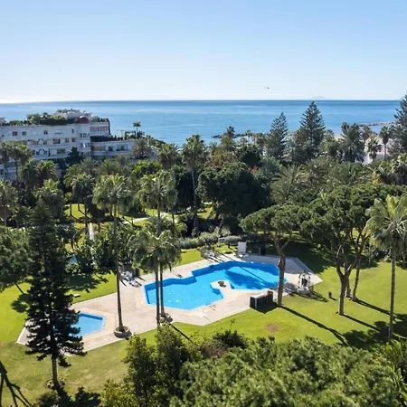 Modern 2 Bedroom Apartment, With Sea Views, In Playas Del Duque - Puerto Banús Apartamento Marbella