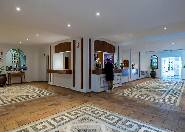 Modern 2 Bedroom Apartment, With Sea Views, In Playas Del Duque - Puerto Banus Marbella