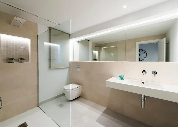 Modern 2 Bedroom Apartment, With Sea Views, In Playas Del Duque - Puerto Banus *