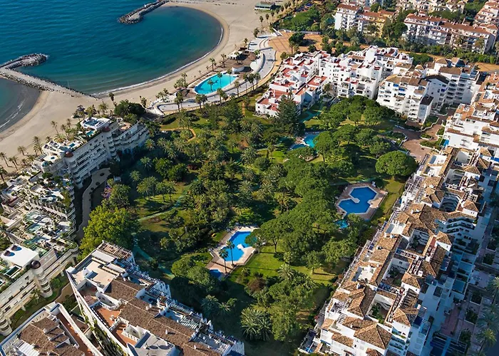 Modern 2 Bedroom Apartment, With Sea Views, In Playas Del Duque - Puerto Banus Marbella