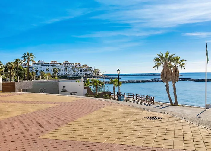 Modern 2 Bedroom Apartment, With Sea Views, In Playas Del Duque - Puerto Banus *