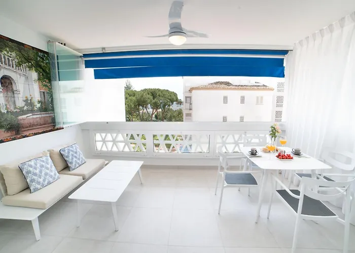 Modern 2 Bedroom Apartment, With Sea Views, In Playas Del Duque - Puerto Banus