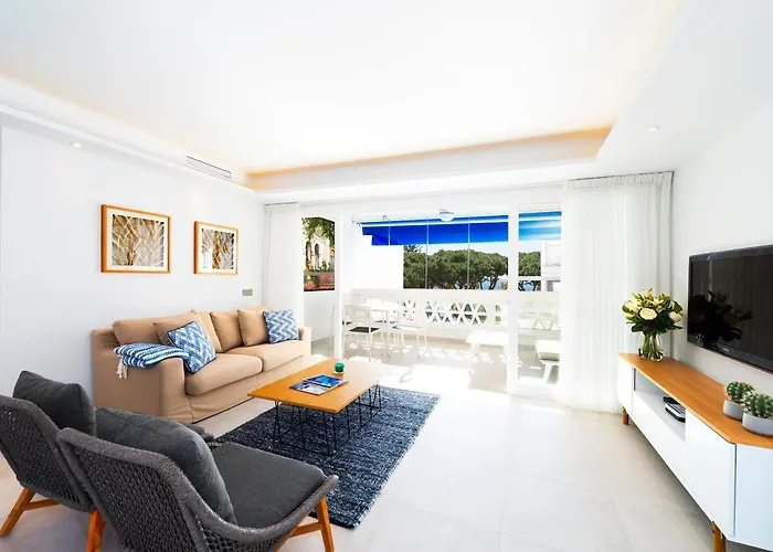 Modern 2 Bedroom Apartment, With Sea Views, In Playas Del Duque - Puerto Banus Marbella