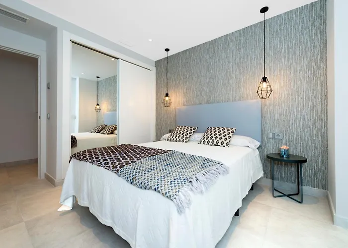 Apartment Modern 2 Bedroom Apartment, With Sea Views, In Playas Del Duque - Puerto Banus *