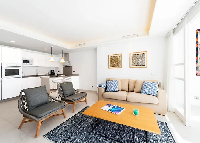Modern 2 Bedroom Apartment, With Sea Views, In Playas Del Duque - Puerto Banus Apartment